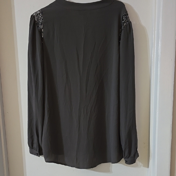 LOFT Women's Gray Blouse‎ SZ L - Picture 3 of 3